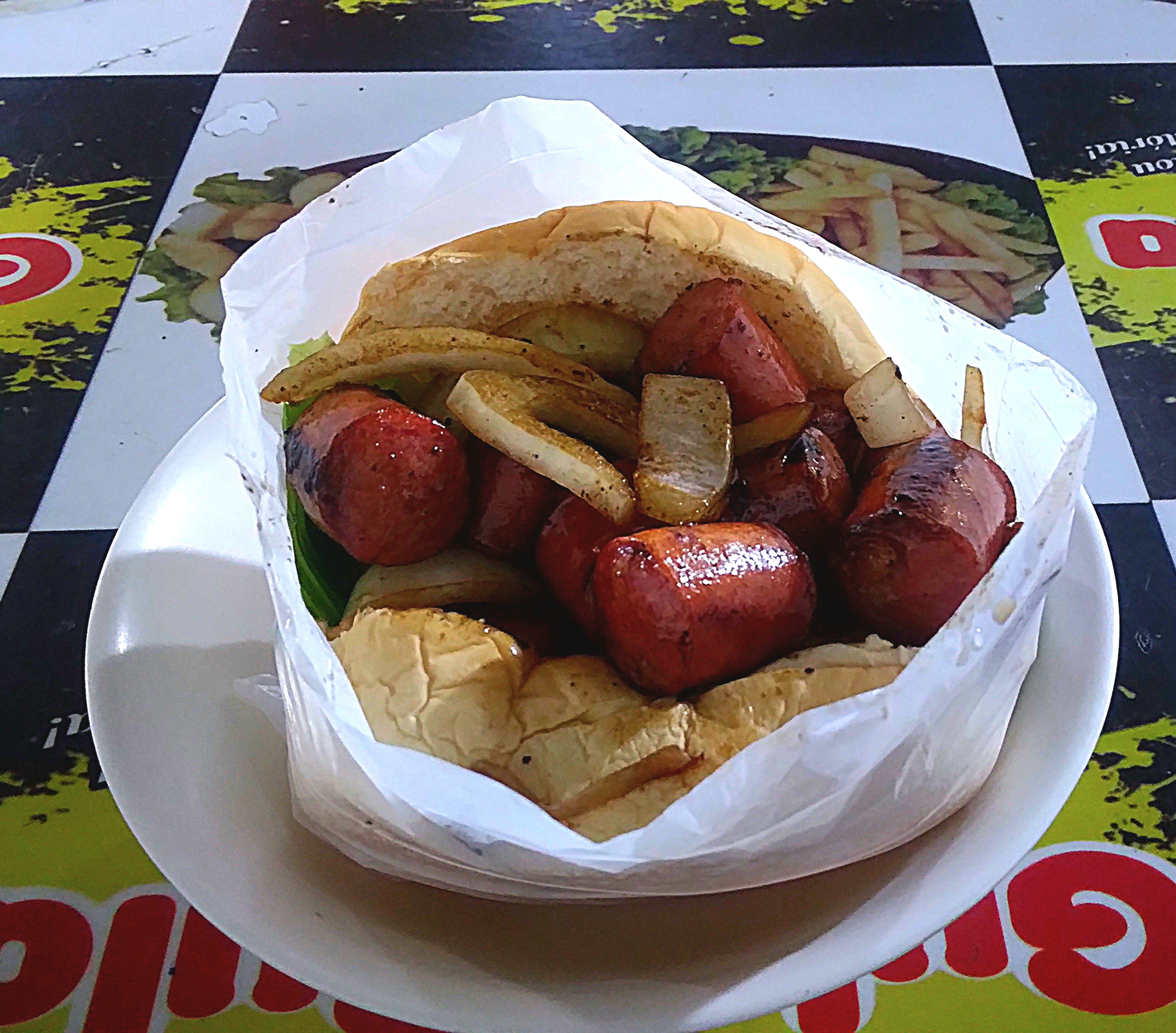 pão com linguiça